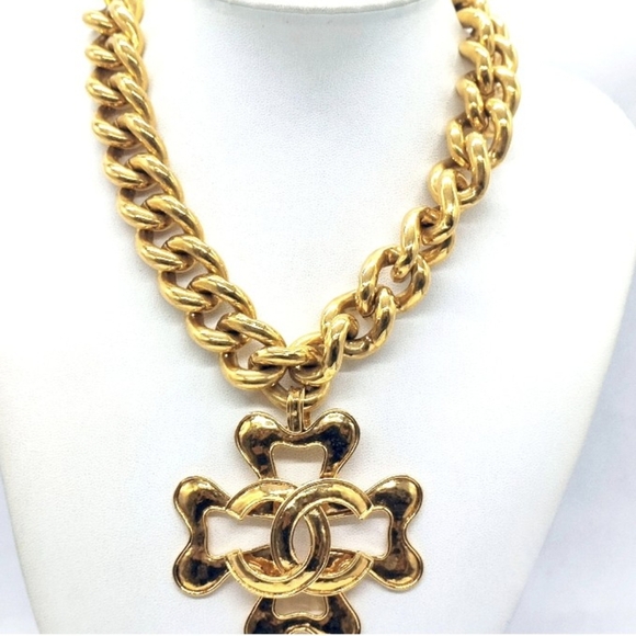 CHANEL Necklace ✨🔥 Ultra-bold • 💯 Authentic • 💎 RARE - Picture 12 of 15